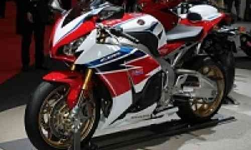 Honda CBR1000RR SP, Supersport Edisi Jalanan