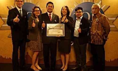 Federal Oil Raih Top Brand Award 2014