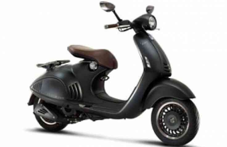 Vespa 946 Emporio Armani, Karya Armani Seharga Rp 196 Juta