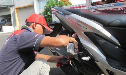 Cara Mudah Mengganti Oli Motor Dirumah