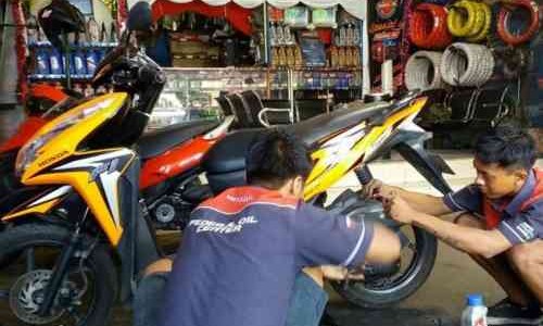 Begini Cara Mudah Mengetahui Oli Mesin Pada Motor Berkurang Apa Tidak